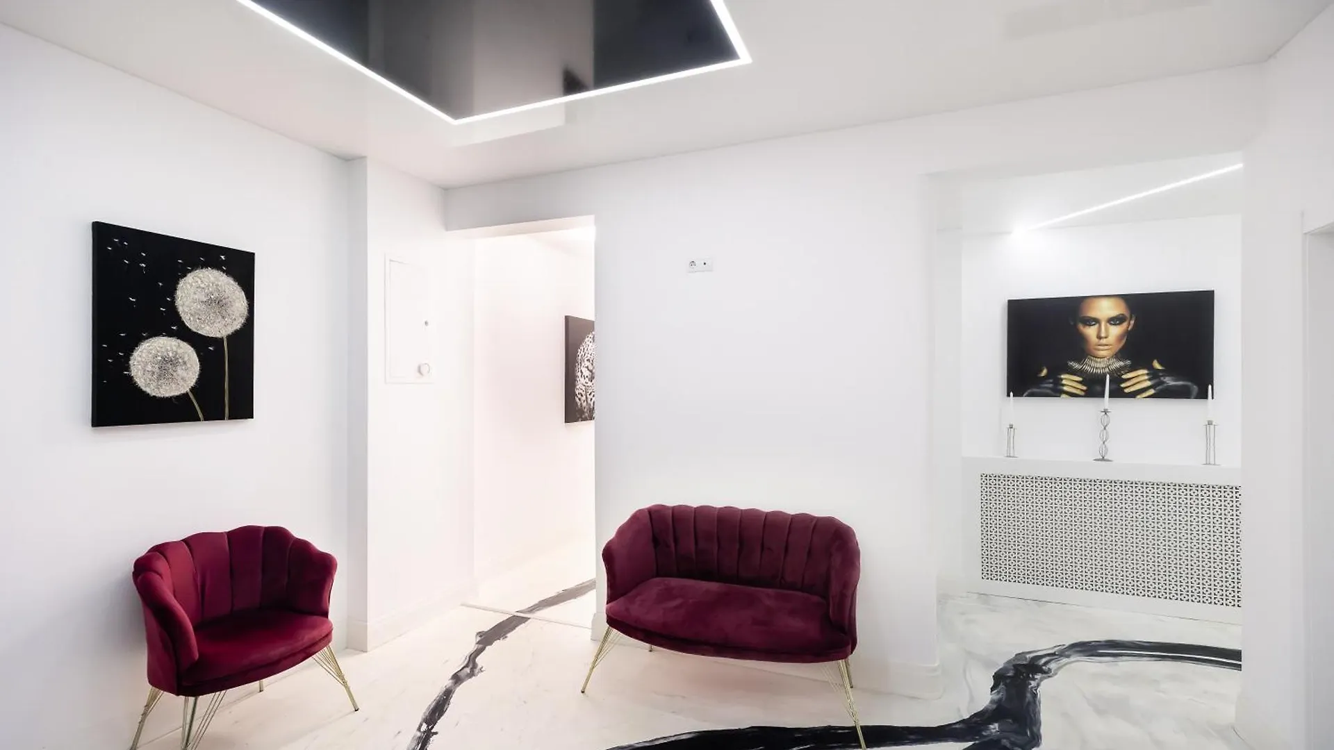 Bucharest Studios Milano Room 0*,  Romanya