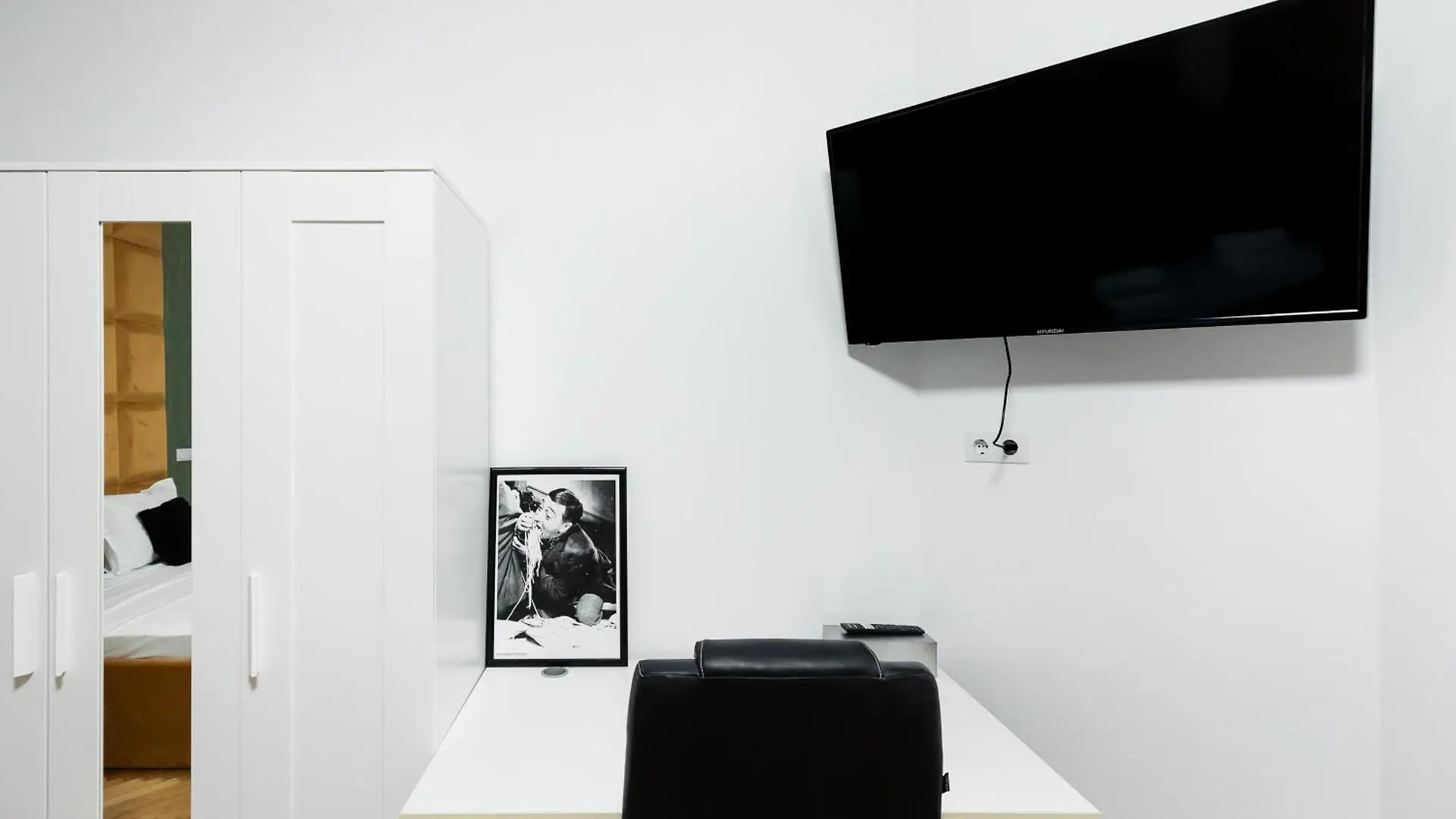 Bucharest Studios Milano Room 0*,