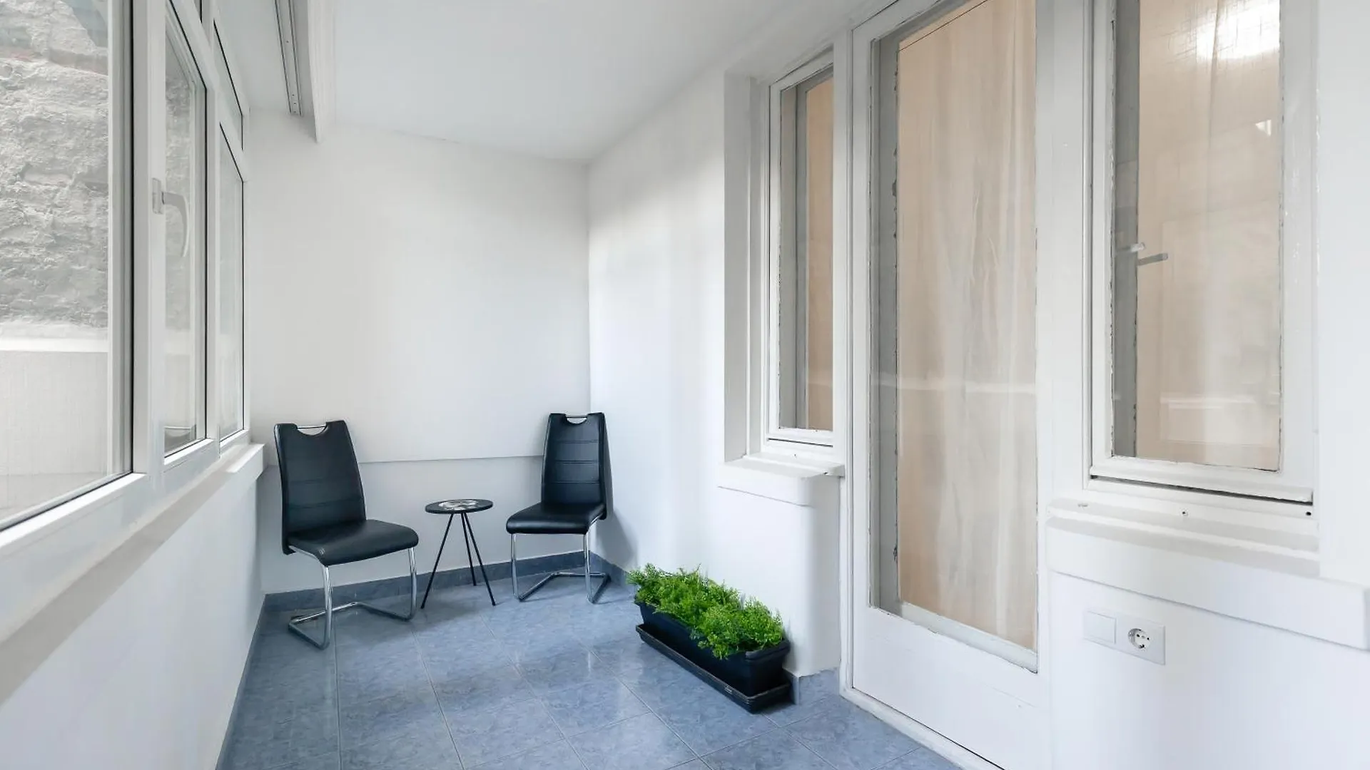 Bucharest Studios Milano Room